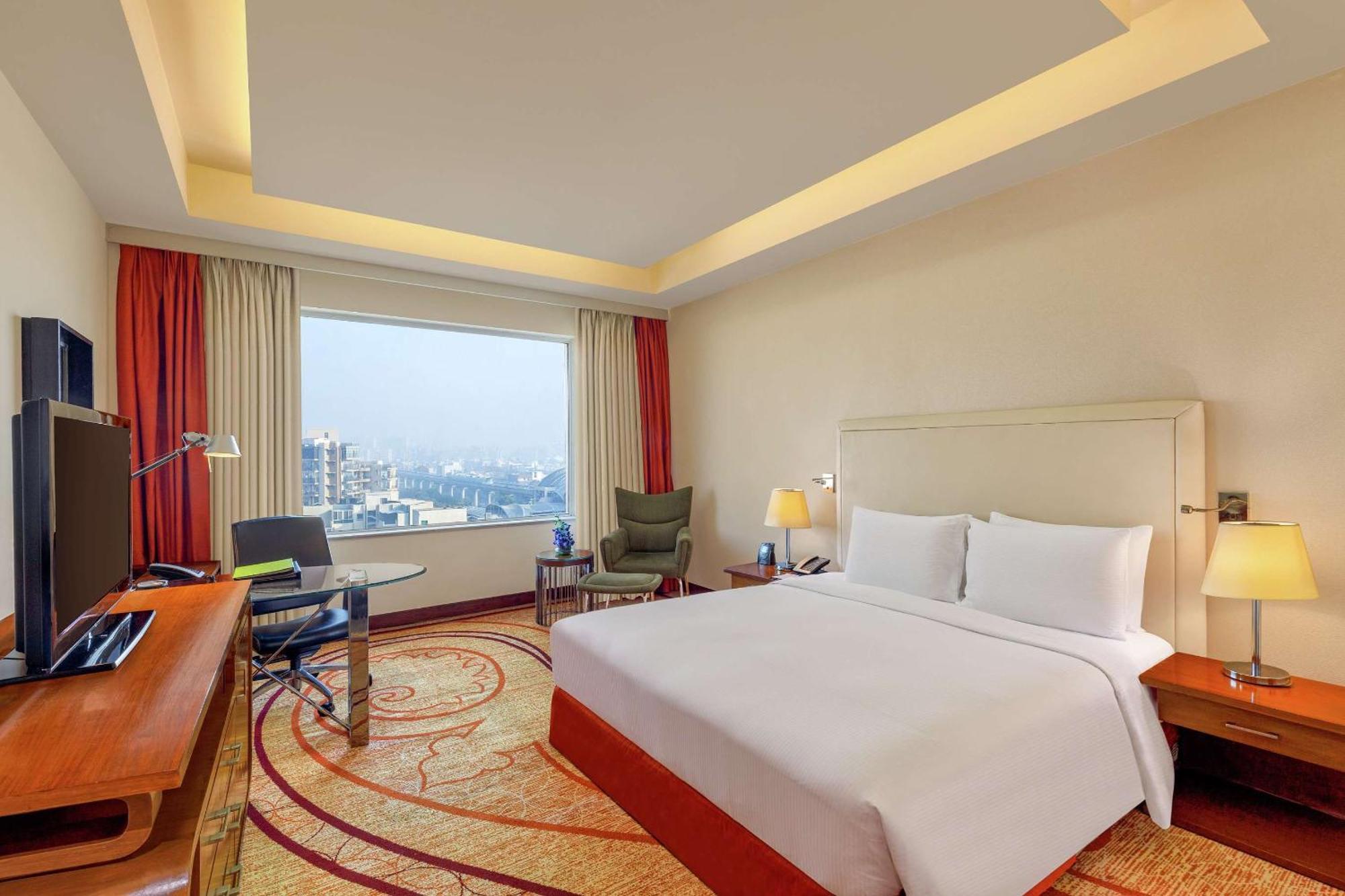 Hotel Doubletree By Hilton Gurgaon New Delhi Ncr Exterior foto