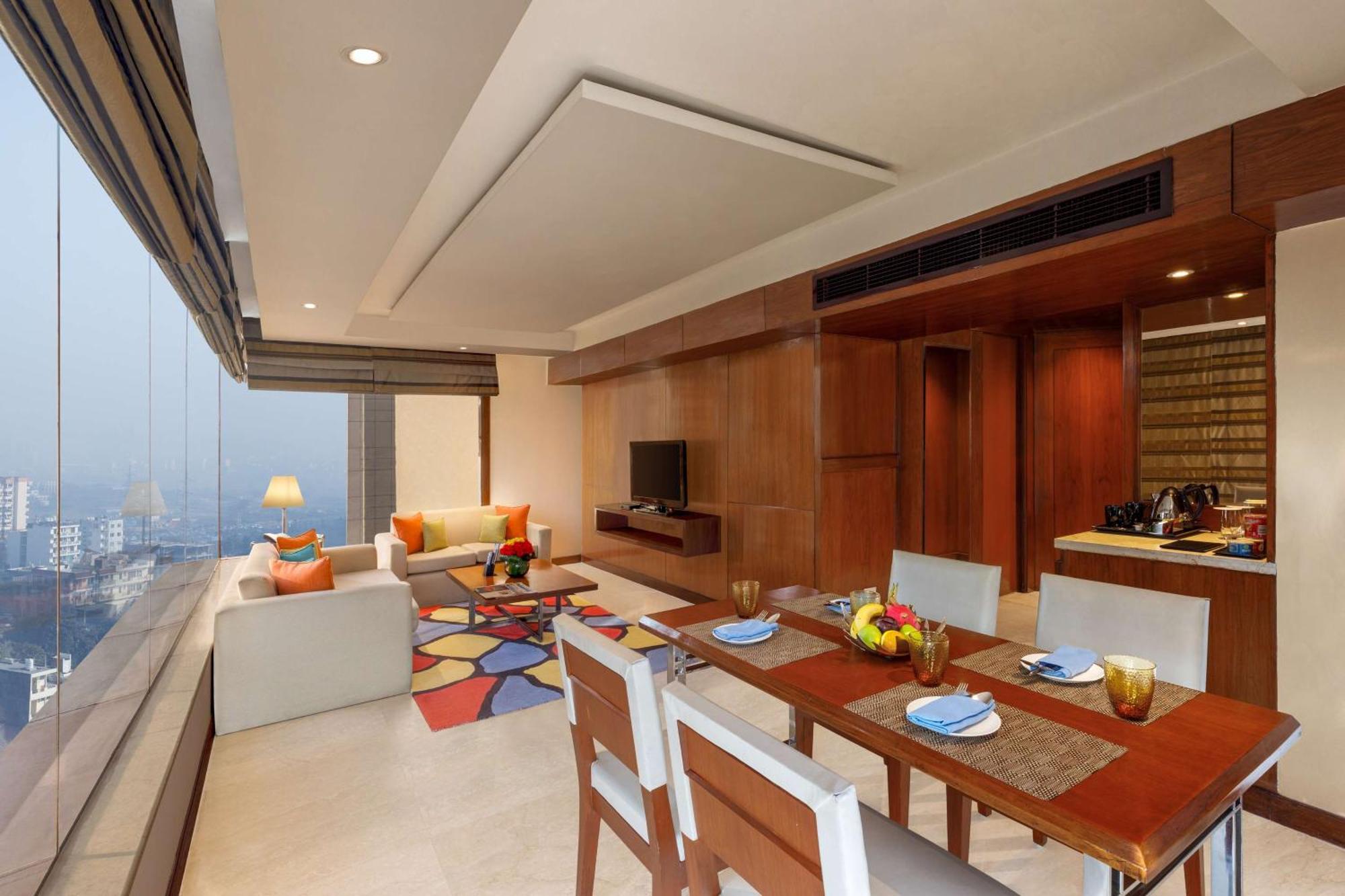 Hotel Doubletree By Hilton Gurgaon New Delhi Ncr Exterior foto